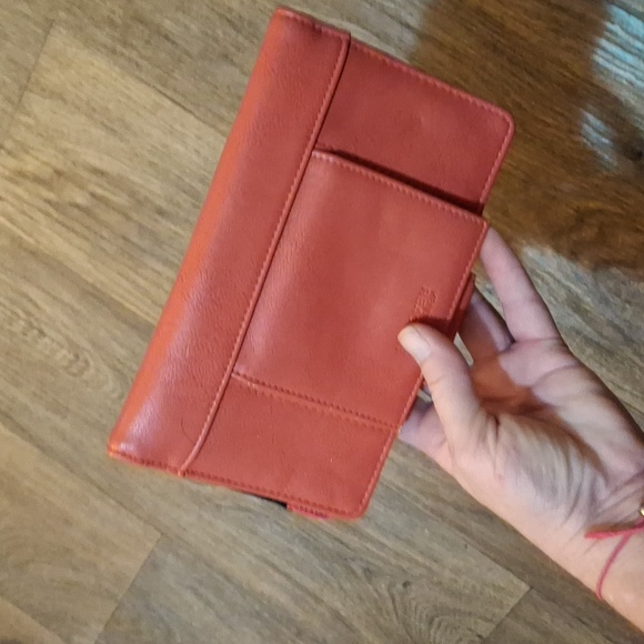 Kenneth Cole Reaction Mirror Utility Tab Clutch Orange Women's Wallet. - Picture 14 of 14